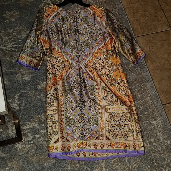 A line print dress - Picture 3 of 3